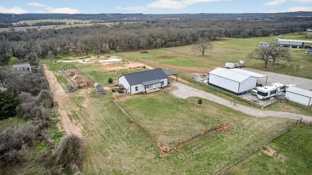 2225 J E Woody Road, Springtown, TX 76082