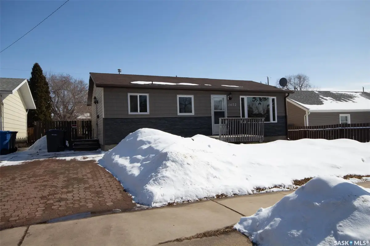 1672 102nd STREET, North Battleford, SK S9A 1H1