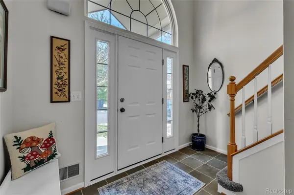 3973 Ravensfield DR #13, Canton Charter Township, MI 48188