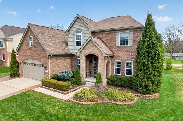 3595 Hogan CIR, Rochester Hills, MI 48307