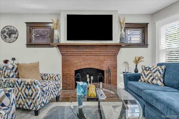 5238 Commonwealth ST, Detroit, MI 48208