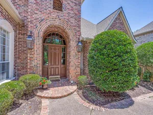 8124 Greensboro Drive, Plano, TX 75025