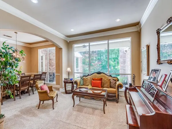 8124 Greensboro Drive, Plano, TX 75025