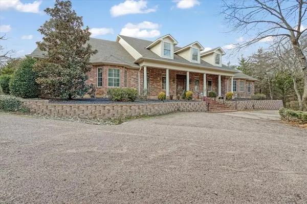 48 Summit Oaks Circle, Denison, TX 75020