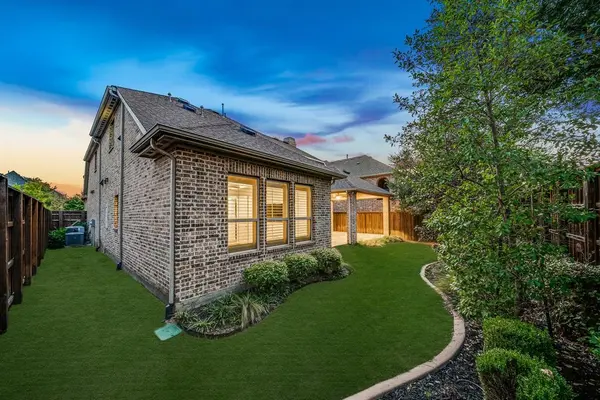 679 Flagstone Drive, Irving, TX 75039