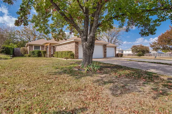 7650 Colorado Creek Court, Fort Worth, TX 76133