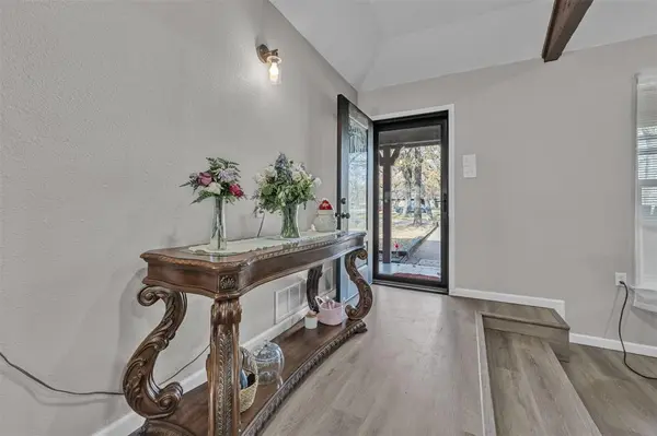 1908 Thousand Oaks Drive, Burleson, TX 76028