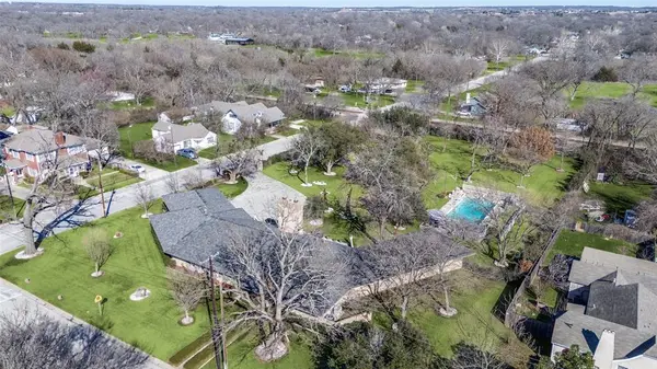 1202 S Lindsay Street, Gainesville, TX 76240