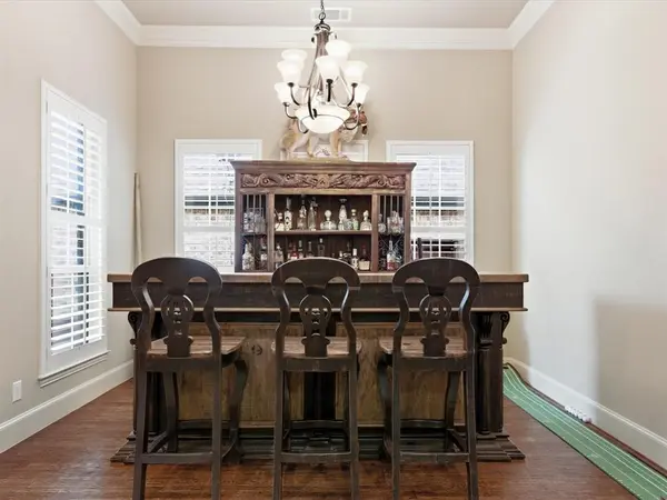 2115 N Hill Drive, Irving, TX 75038