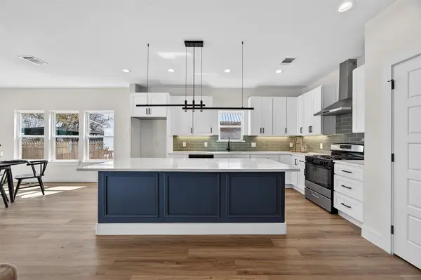 2705 S Jones Street, Fort Worth, TX 76104