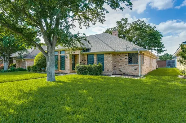 3913 Bobbin Lane, Addison, TX 75001
