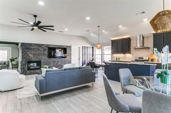 3913 Bobbin Lane, Addison, TX 75001