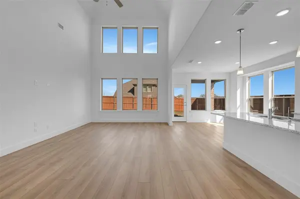 5040 Ressina Drive, Aubrey, TX 76227