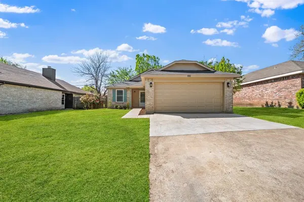 1404 Woodfern Drive, Arlington, TX 76018