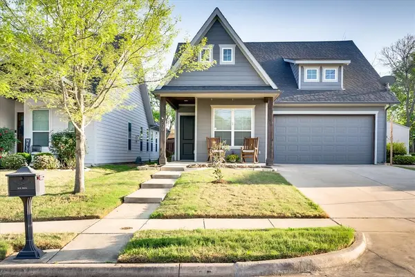 209 W Dallas Street, Mansfield, TX 76063