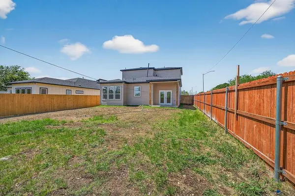 2701 S Jones Street, Fort Worth, TX 76104