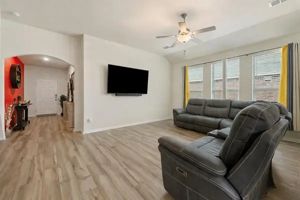 909 First Street, Sanger, TX 76266