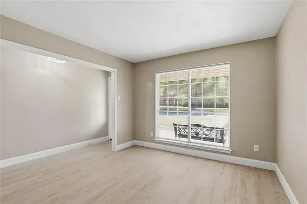 1910 Green Meadow Court, Arlington, TX 76013