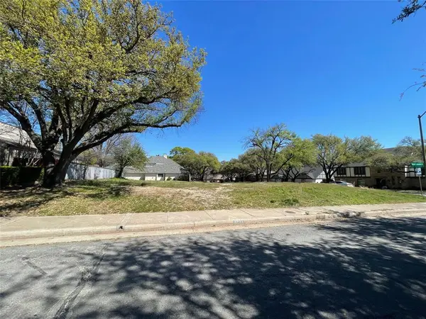 9631 Robin Meadow Drive, Dallas, TX 75243