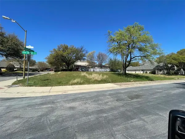 9631 Robin Meadow Drive, Dallas, TX 75243