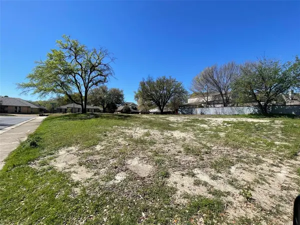 9631 Robin Meadow Drive, Dallas, TX 75243