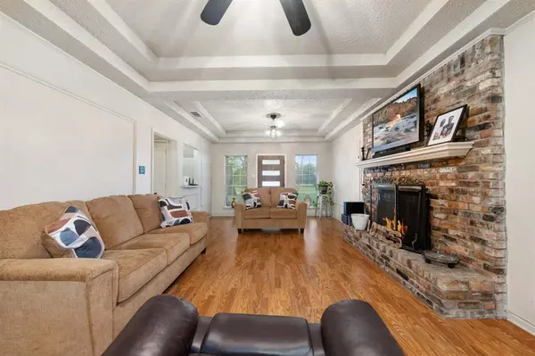 104 Pecan Grove, Lancaster, TX 75146