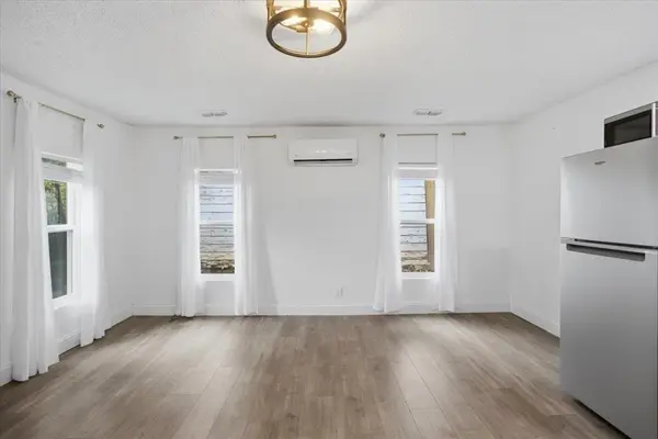 4024 Collinwood Avenue, Fort Worth, TX 76107