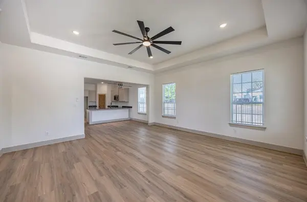 816 Glen Garden, Fort Worth, TX 76104