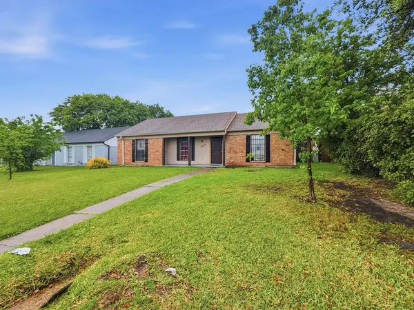 10315 Oak Gate Lane, Dallas, TX 75217