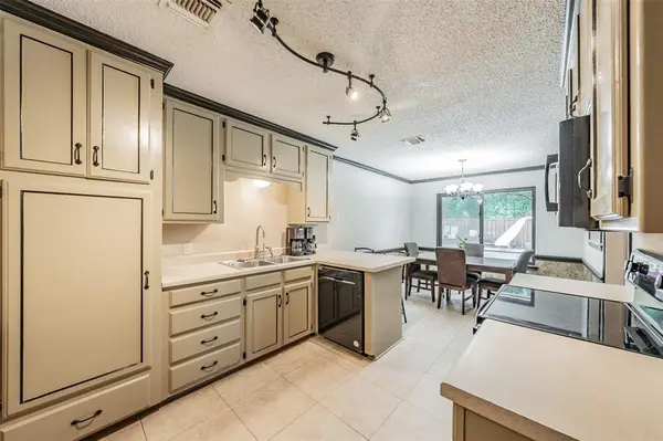 7525 Woodhaven Drive, North Richland Hills, TX 76182