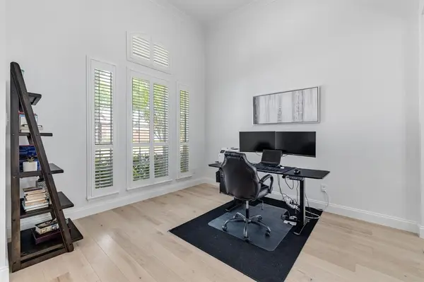 115 Saint James Road, Irving, TX 75063