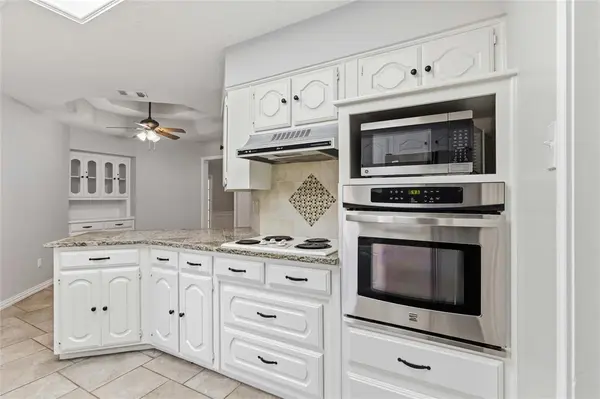 200 Sunny Crest Drive, Murphy, TX 75094