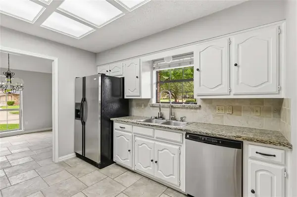 200 Sunny Crest Drive, Murphy, TX 75094