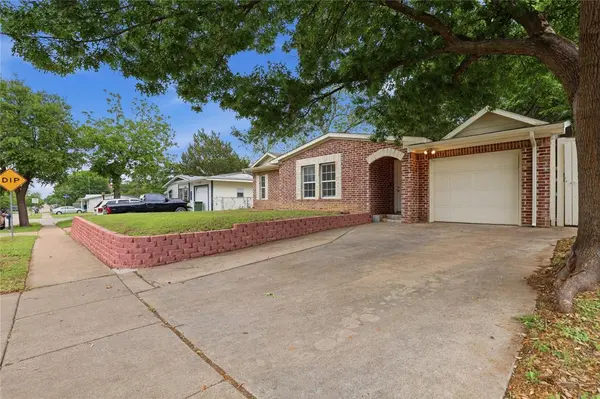 1314 E Lovers Lane, Arlington, TX 76010