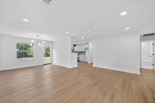 316 Wright Boulevard, Grand Prairie, TX 75050