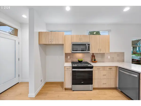 1418 N Jarrett ST, Portland, OR 97217