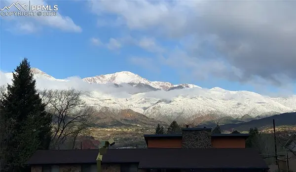 609 Pioneer LN, Colorado Springs, CO 80904