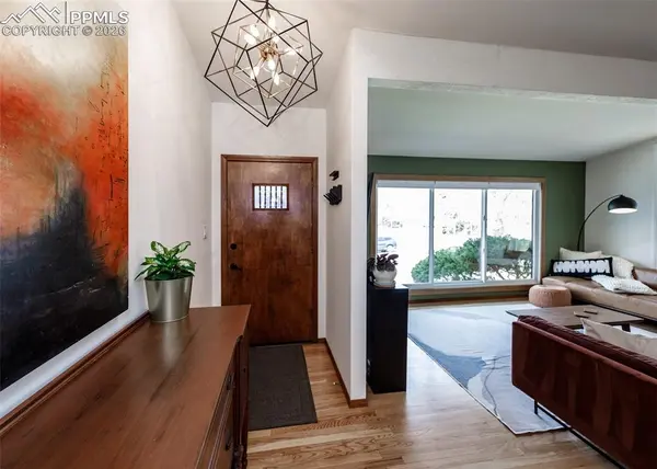 609 Pioneer LN, Colorado Springs, CO 80904