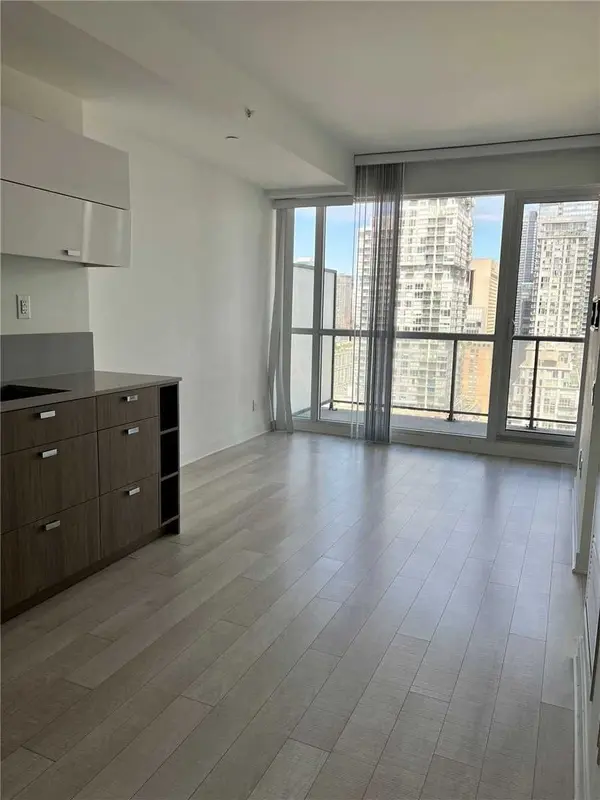 290 Adelaide ST W #2006, Toronto C01, ON M5V 1P6