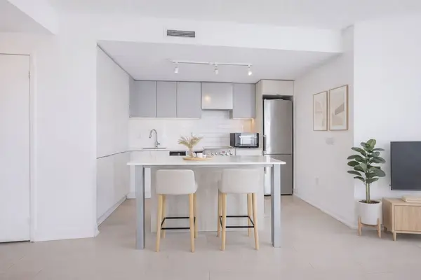 30 Gibbs RD #2207, Toronto W08, ON M9B 0E4