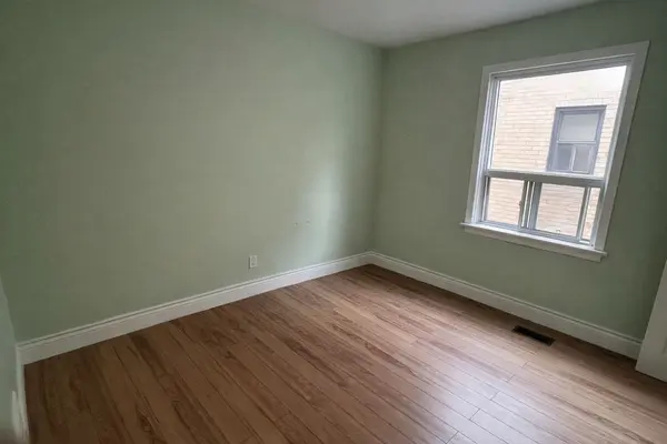 5 Wesley ST #Main Floor, Toronto W06, ON M8Y 2W4