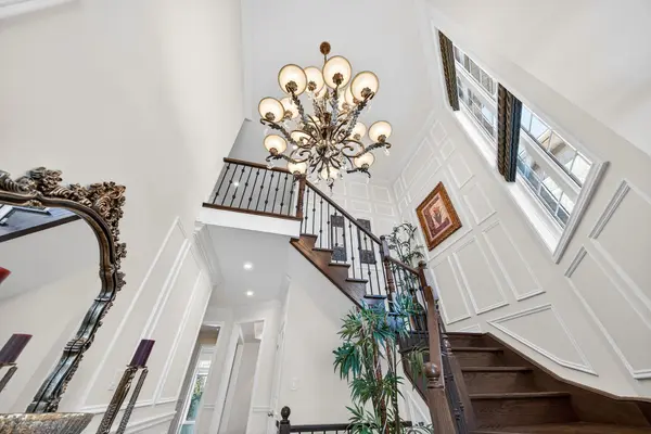 132 Grandell DR, Hamilton, ON L9K 0H7