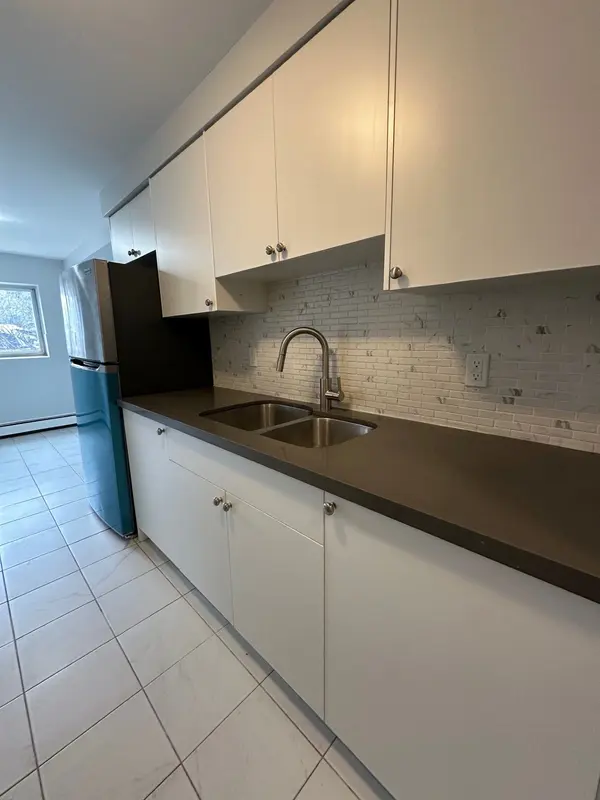 15 Mowat BLVD #4, Kitchener, ON N2E 1J1