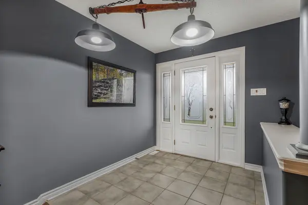 638 St Thomas RD, Russell, ON K0A 1W0