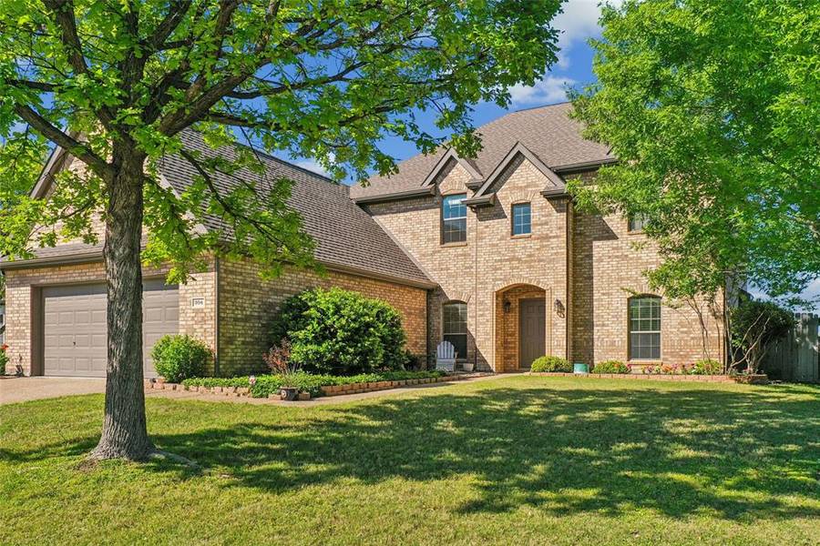 304 Creekside Trail, Argyle, TX 76226