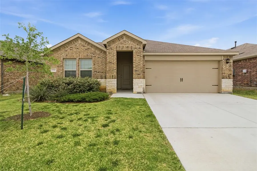 1301 Stuarts Forest Drive, Denton, TX 76207
