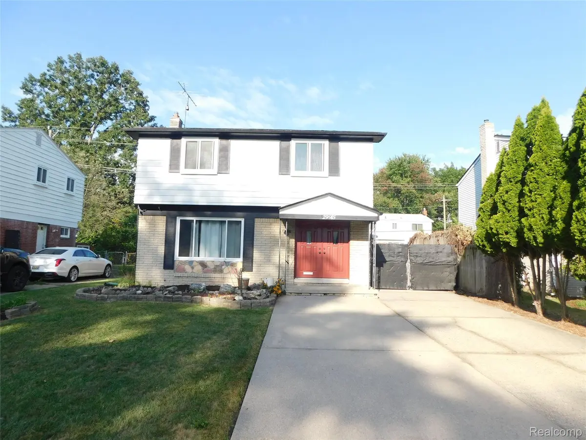 29915 Everett ST, Southfield, MI 48076