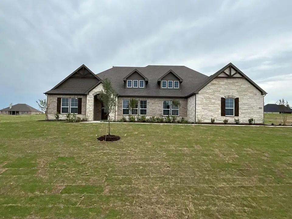 806 Valley Ridge Road, Van Alstyne, TX 75495