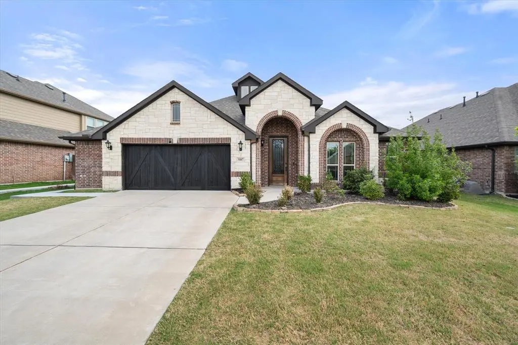 5007 Lake Park Drive, Mansfield, TX 76063