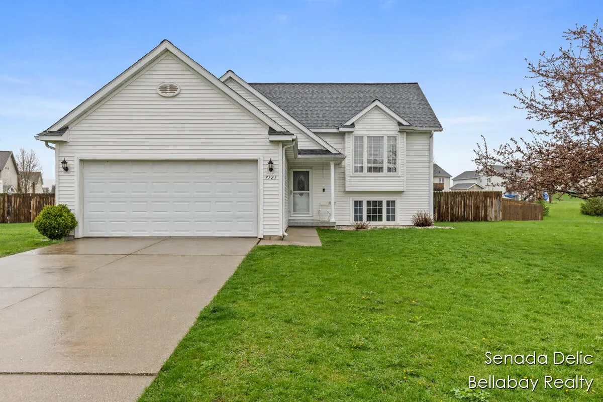 7121 Shady Knoll DR SE, Gaines Twp, MI 49316